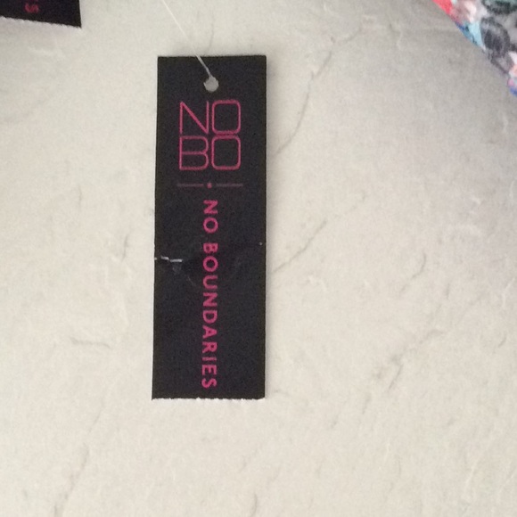 🧿NWT NO BOUNDARIES CROCHET SHORTS - Picture 2 of 2